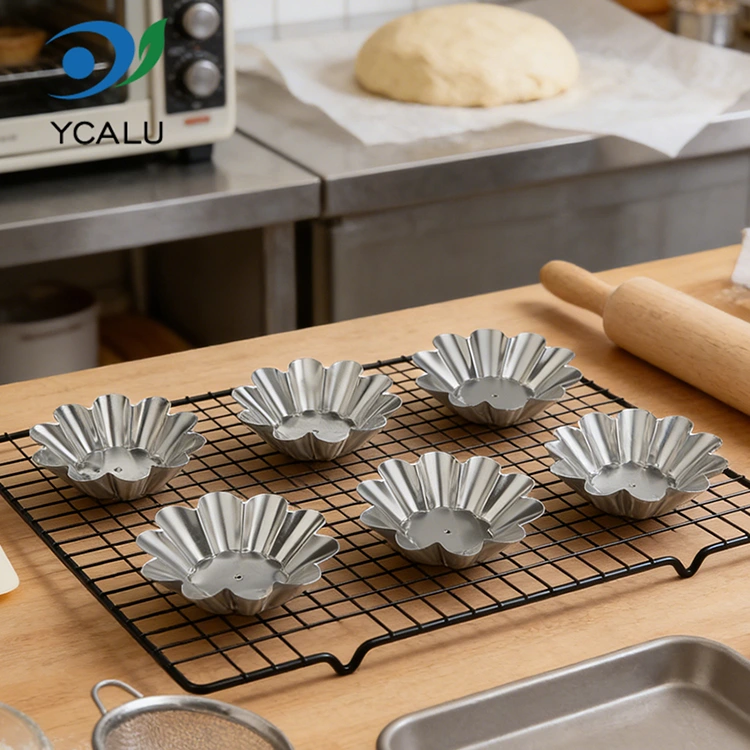 डिस्पोजेबल गुलदाउदी अंडा टार्ट ट्रे सिल्वर एल्युमिनियम फॉयल खाद्य कंटेनर